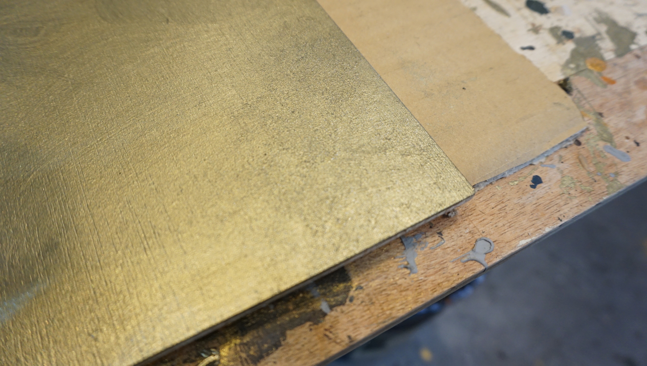 高級感漂うファイルをアンティークゴールドと革を使って作る: タカラ